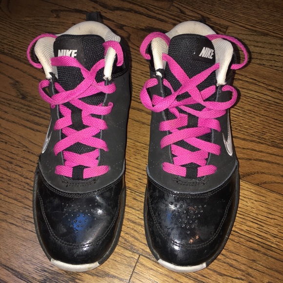 Black and White Girls Used Nike Basketball Shoes - Picture 2 of 4